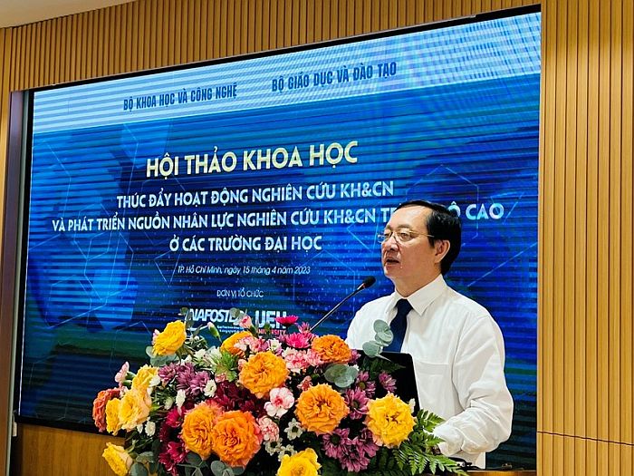 Thúc đẩy hoạt động nghiên cứu khoa học và phát triển nguồn nhân lực trình độ cao trong các trường đại học