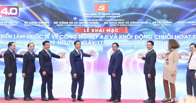 Khai mạc Diễn đàn cấp cao thường niên lần thứ ba và Triển lãm quốc tế về công nghiệp 4.0