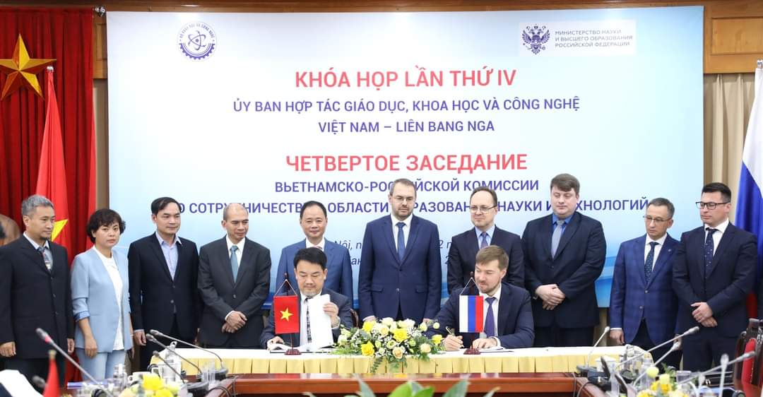 Lễ ký kết thỏa thuận hợp tác giữa Đại học Nghiên cứu Hạt nhân Quốc gia Nga và Viện Năng lượng nguyên tử Việt Nam