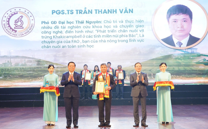 Vinh danh 56 'nhà khoa học của nhà nông' 2024