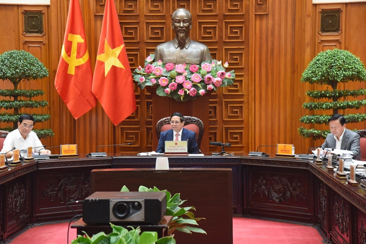 Thủ tướng: Quan tâm y tế dự phòng khi bỏ cấp huyện, đưa thêm 1.000 bác sĩ về cơ sở