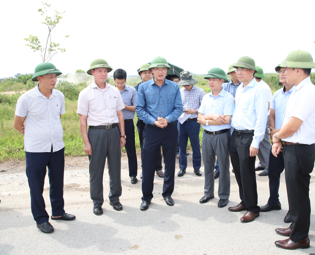 Bí thư Tỉnh ủy Nguyễn Hữu Nghĩa kiểm tra tình hình triển khai một số dự án trên địa bàn huyện Yên Mỹ